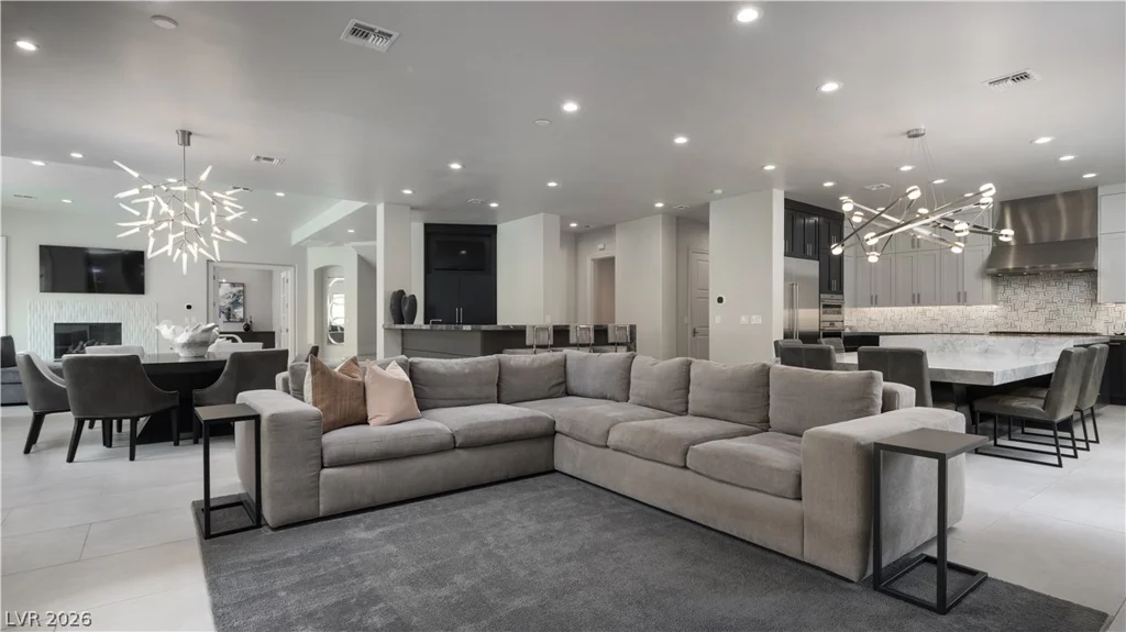 2885 Red Arrow, Las Vegas, NV 89135