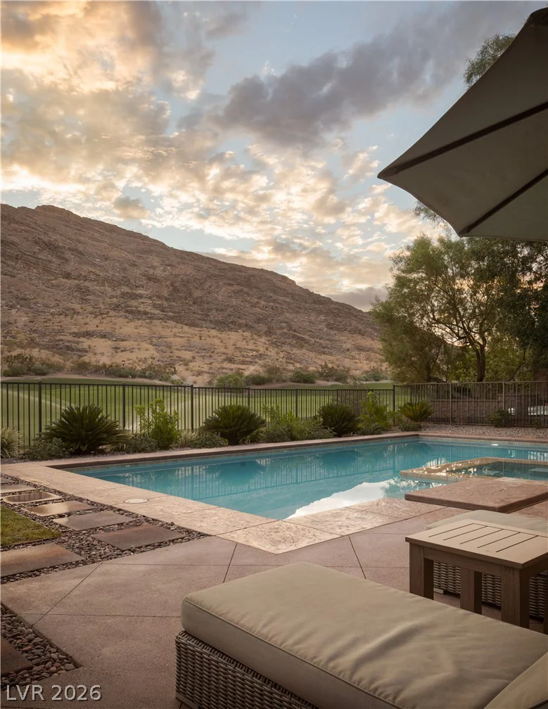 2885 Red Arrow, Las Vegas, NV 89135