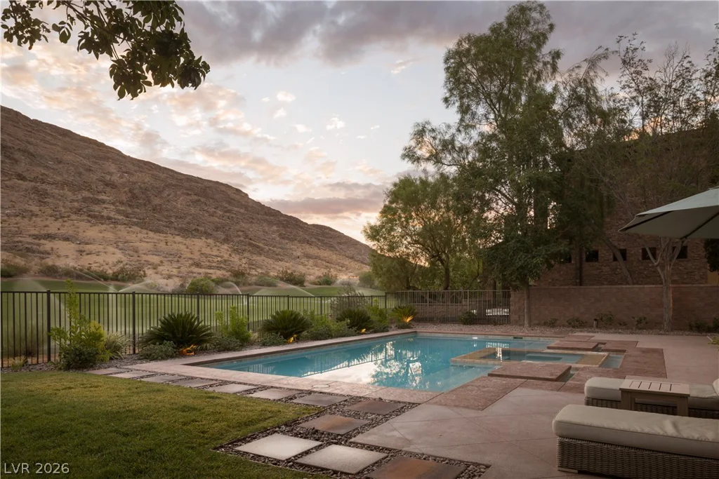 2885 Red Arrow, Las Vegas, NV 89135