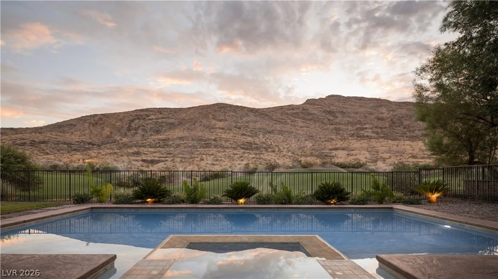 2885 Red Arrow, Las Vegas, NV 89135