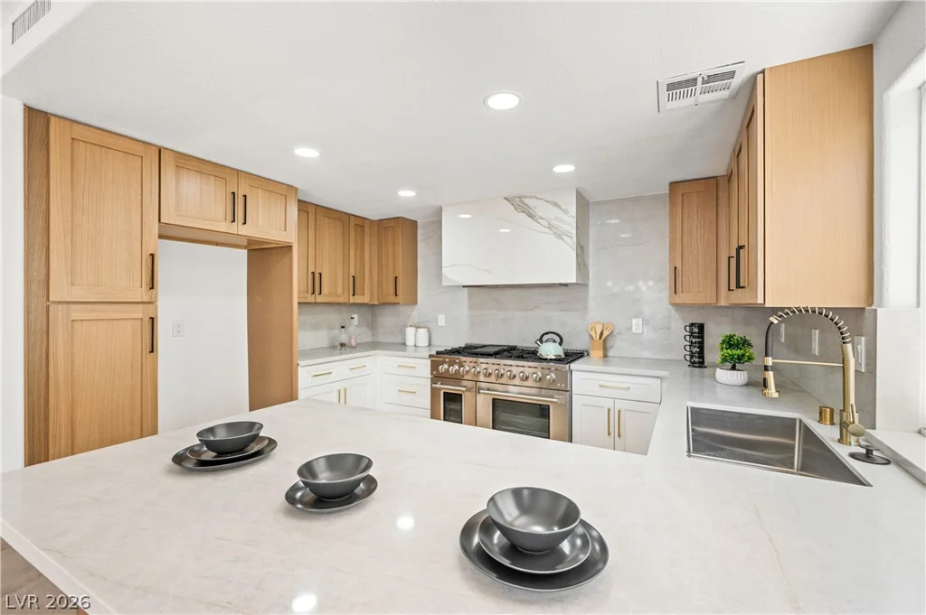 3033 Misty Harbour, Las Vegas, NV 89117