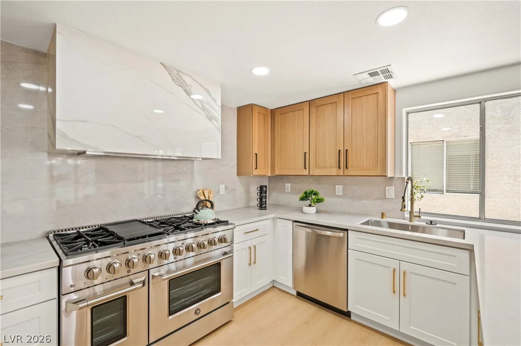 3033 Misty Harbour, Las Vegas, NV 89117
