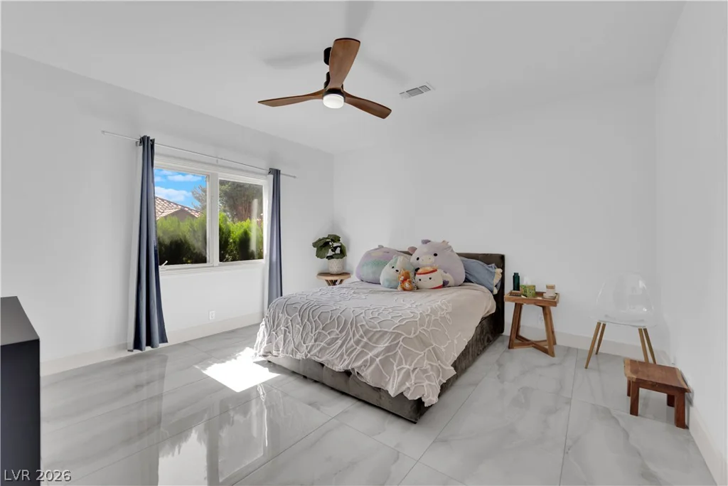 8170 Round Hills, Las Vegas, NV 89113