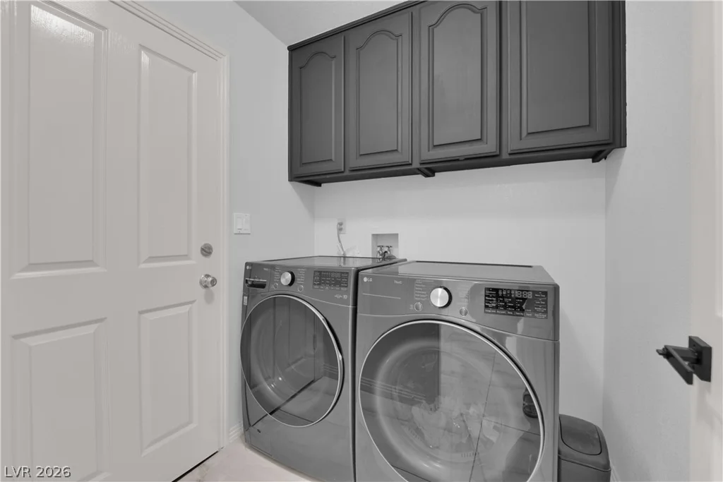 8170 Round Hills, Las Vegas, NV 89113