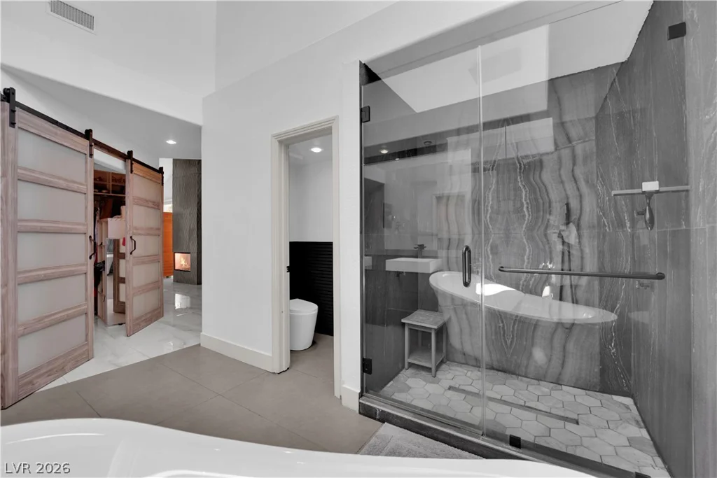 8170 Round Hills, Las Vegas, NV 89113