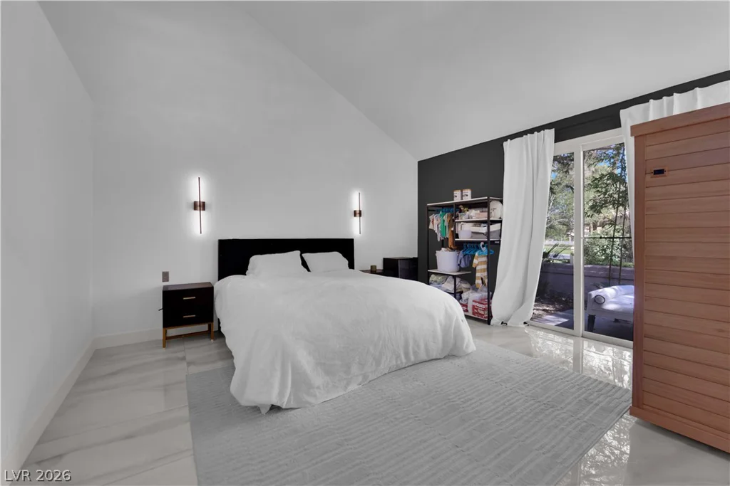 8170 Round Hills, Las Vegas, NV 89113