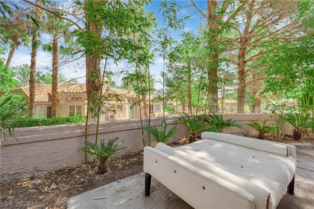 8170 Round Hills, Las Vegas, NV 89113