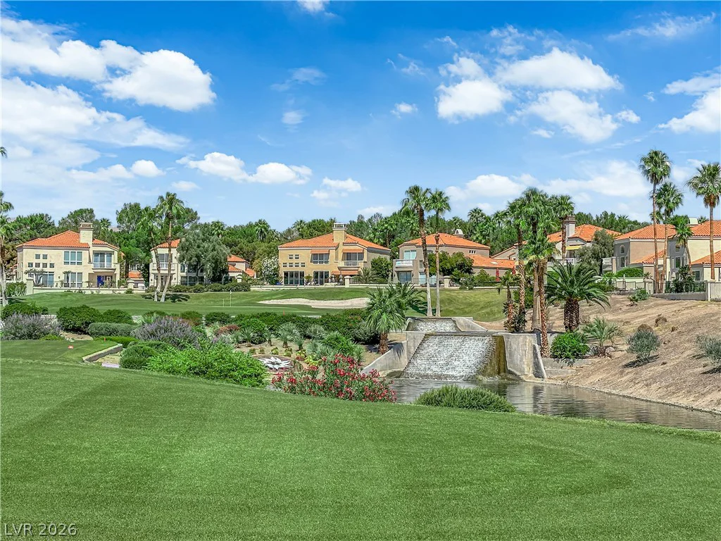 8170 Round Hills, Las Vegas, NV 89113