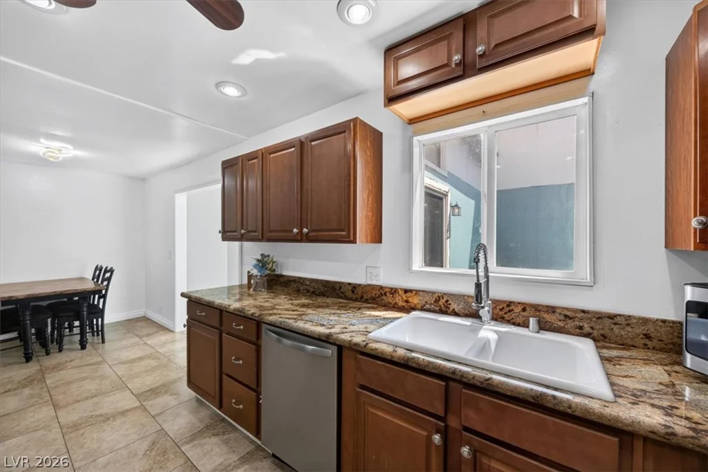 3688 Garden South, Las Vegas, NV 89121