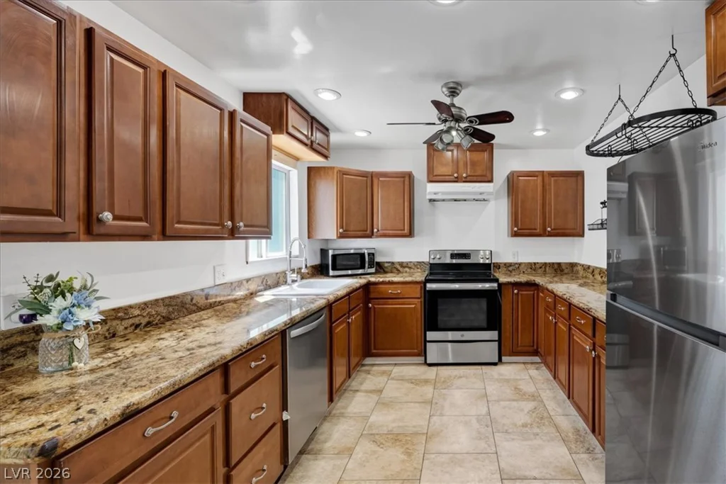 3688 Garden South, Las Vegas, NV 89121