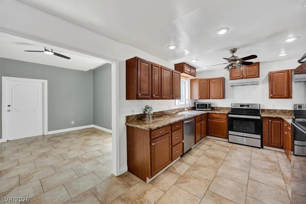 3688 Garden South, Las Vegas, NV 89121
