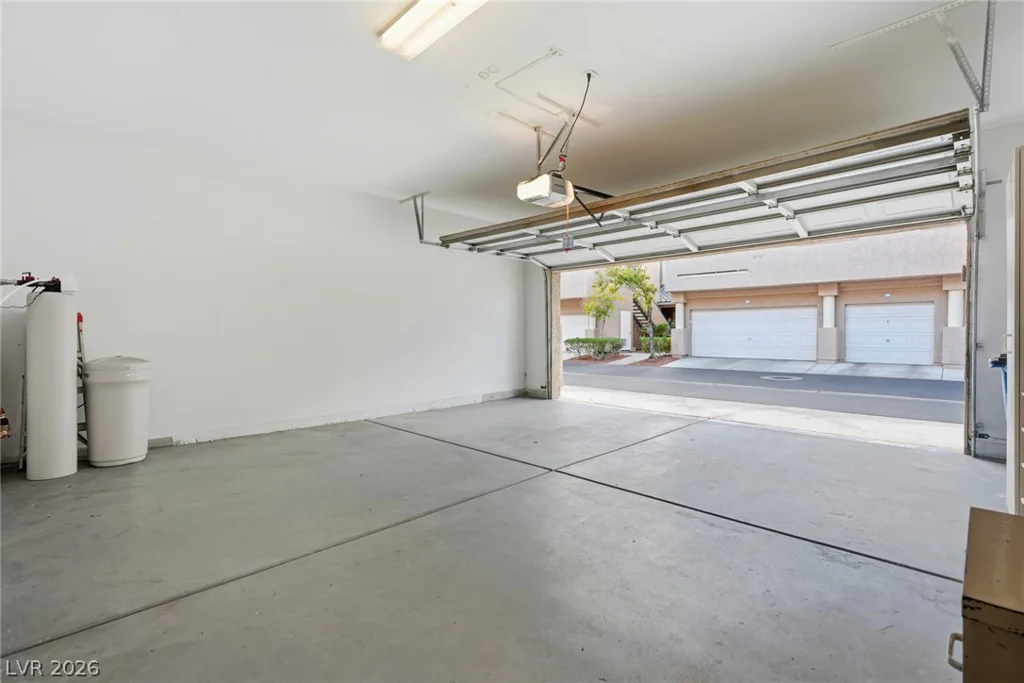 2000 Turquoise Ridge, Las Vegas, NV 89117