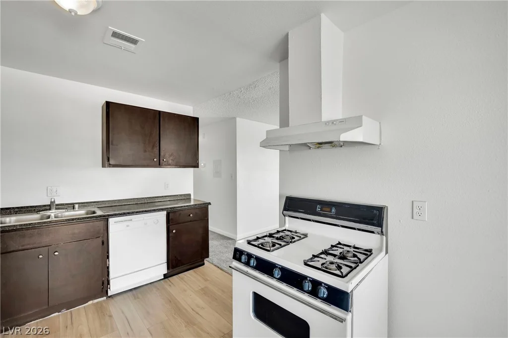 2341 Exeter, Las Vegas, NV 89156