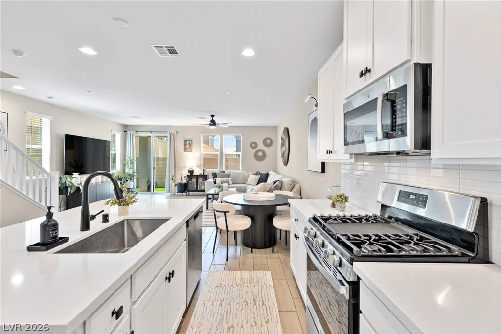 771 Aurora Vale, Henderson, NV 89011