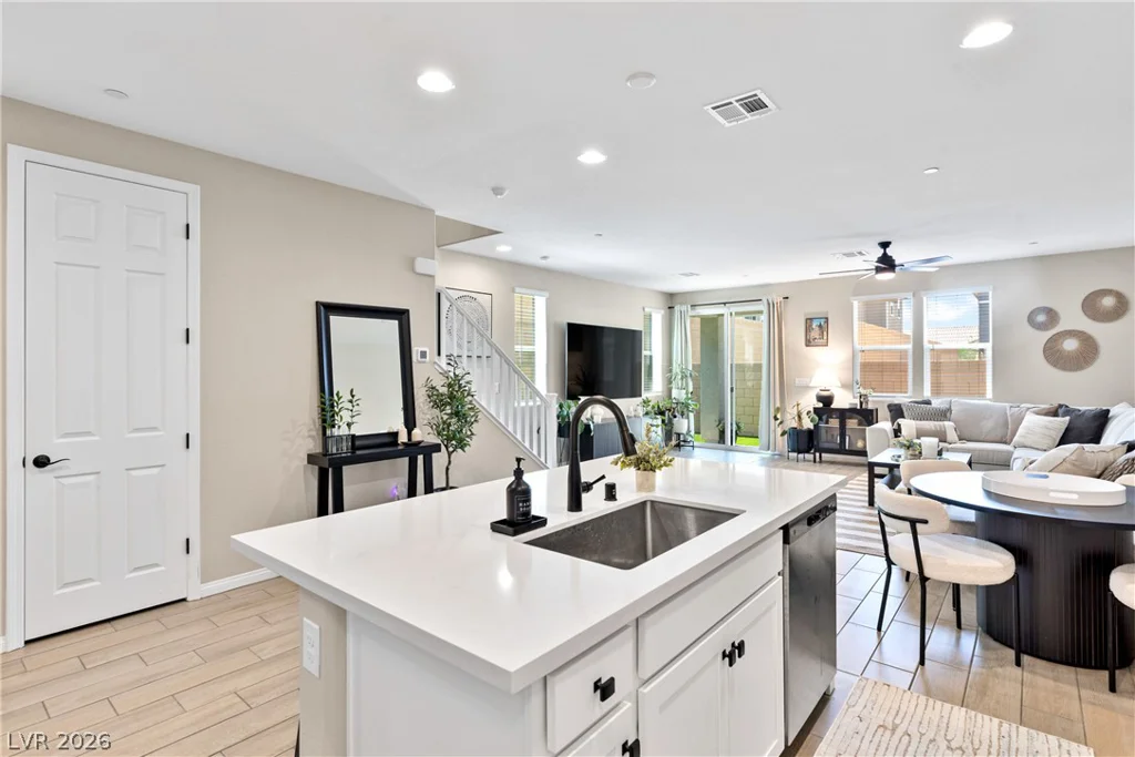 771 Aurora Vale, Henderson, NV 89011