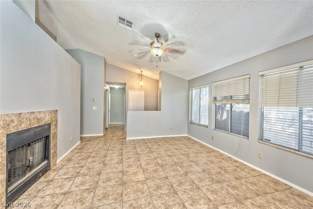 8661 Freeport, Las Vegas, NV 89117