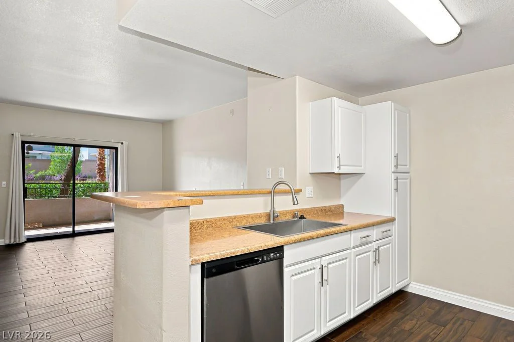 8250 Grand Canyon, Las Vegas, NV 89166