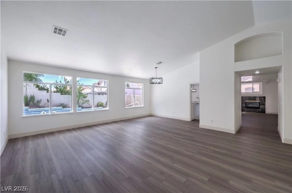 6435 Heatherton, Las Vegas, NV 89110