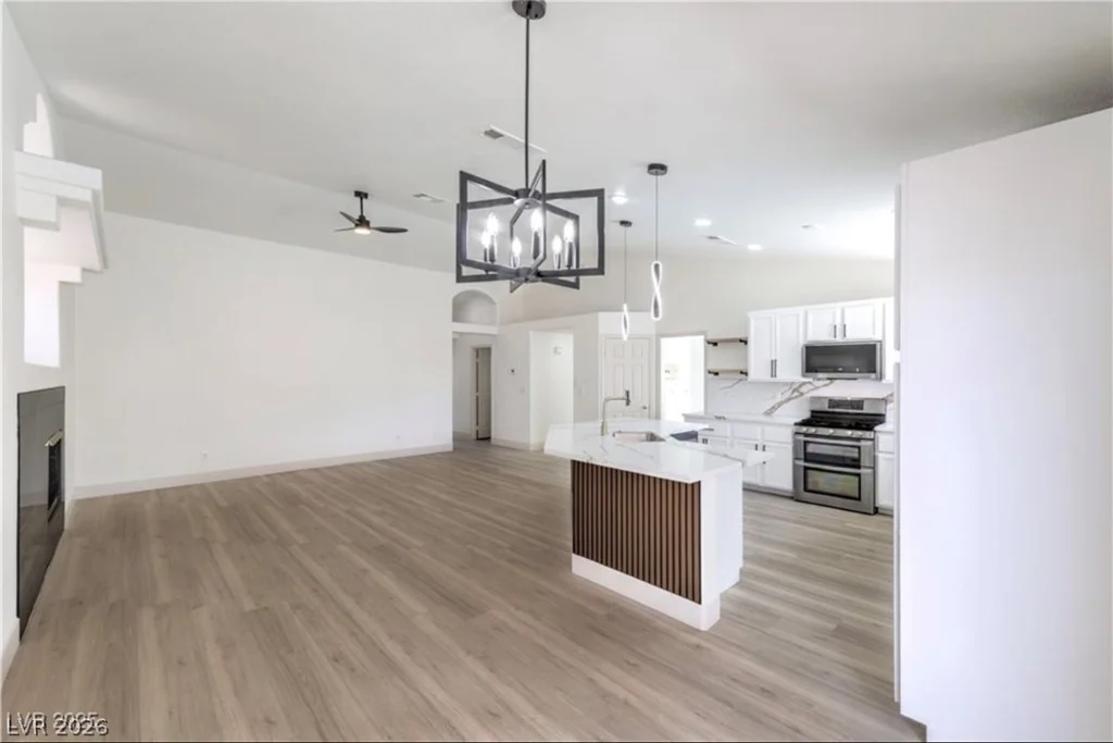 6435 Heatherton, Las Vegas, NV 89110