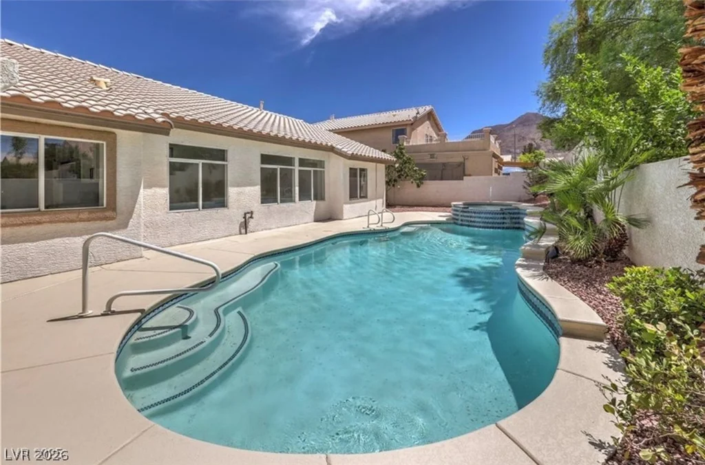 6435 Heatherton, Las Vegas, NV 89110
