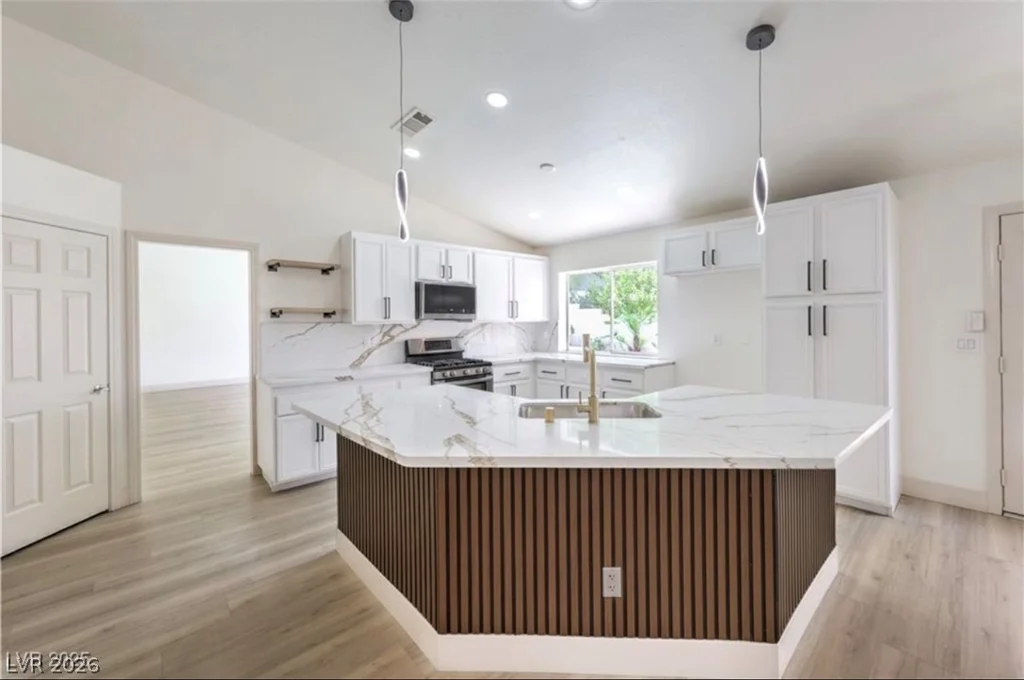 6435 Heatherton, Las Vegas, NV 89110