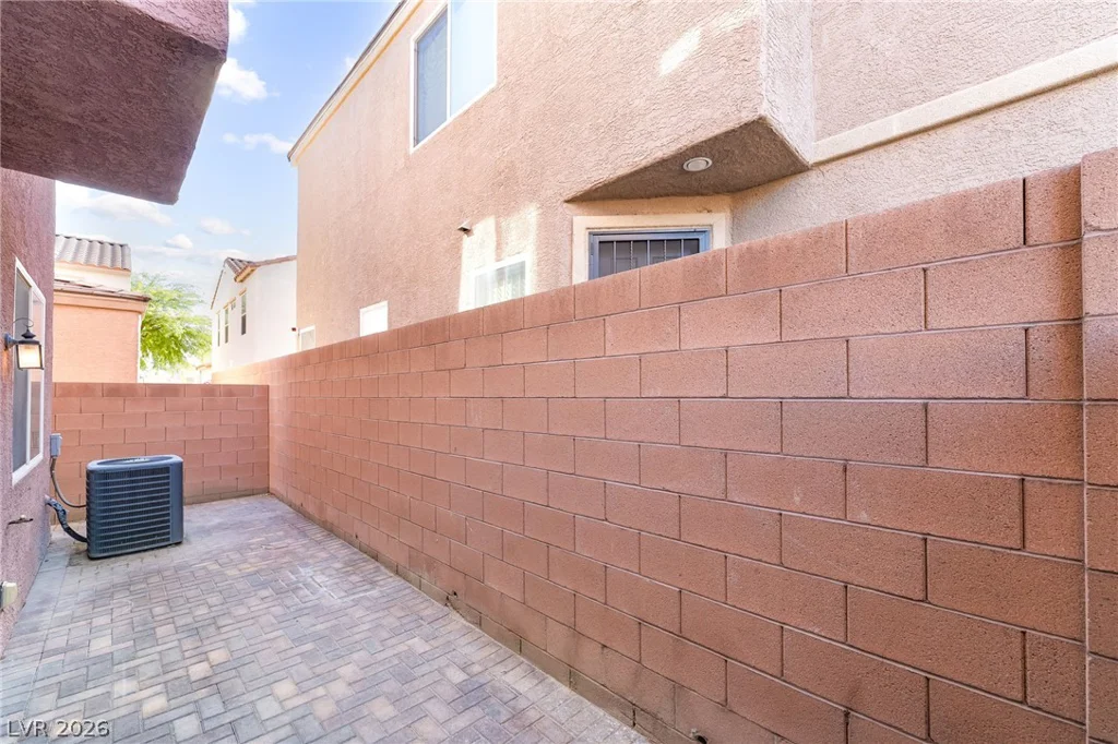 6303 Solomon Spring, Las Vegas, NV 89122