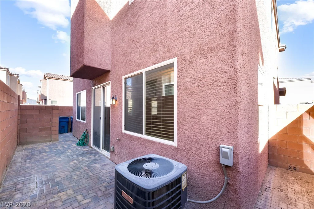 6303 Solomon Spring, Las Vegas, NV 89122