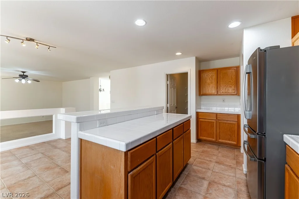 8700 Wild Diamond, Las Vegas, NV 89143
