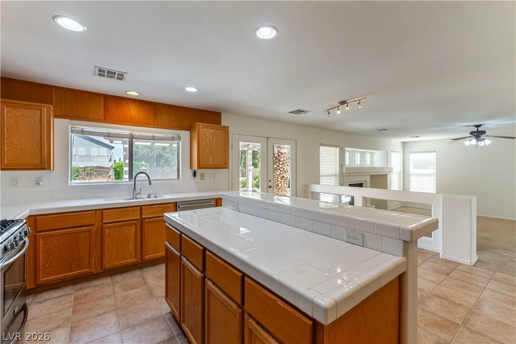 8700 Wild Diamond, Las Vegas, NV 89143