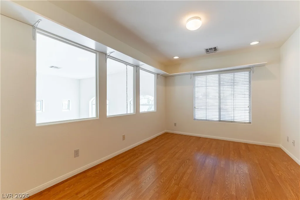 8700 Wild Diamond, Las Vegas, NV 89143