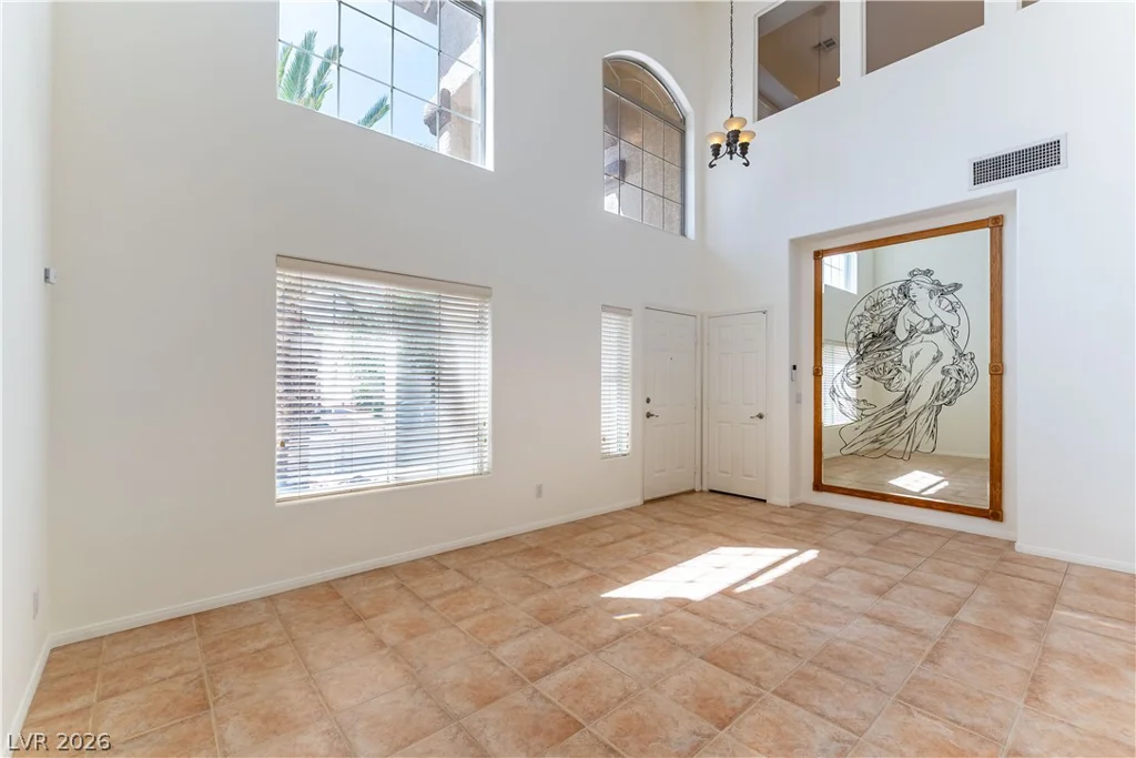 8700 Wild Diamond, Las Vegas, NV 89143