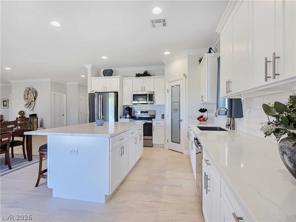 5471 Lincolnwood, Pahrump, NV 89061