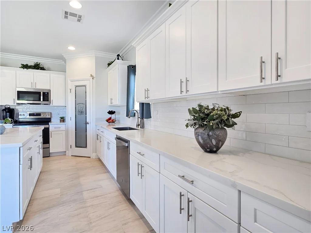 5471 Lincolnwood, Pahrump, NV 89061