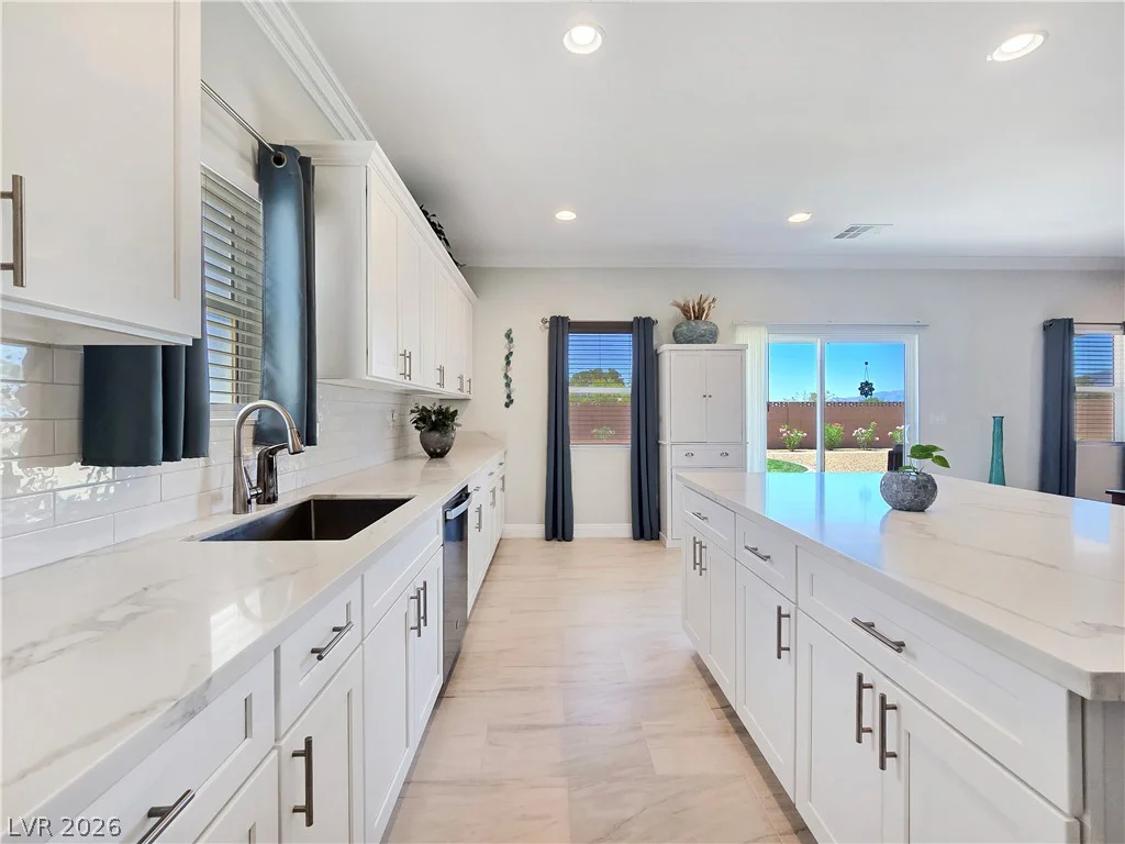 5471 Lincolnwood, Pahrump, NV 89061