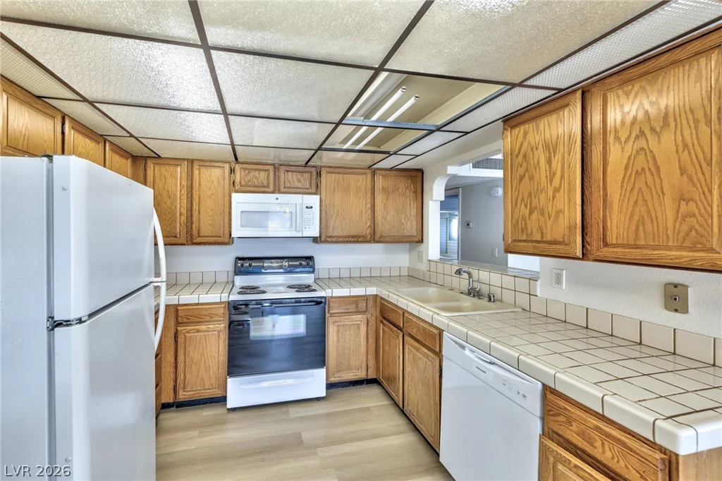 1751 Reno, Las Vegas, NV 89119