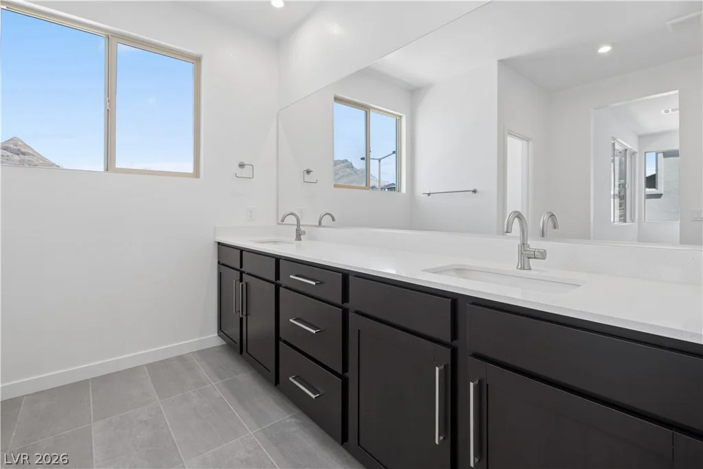 11970 Angle Cliff, Las Vegas, NV 89138