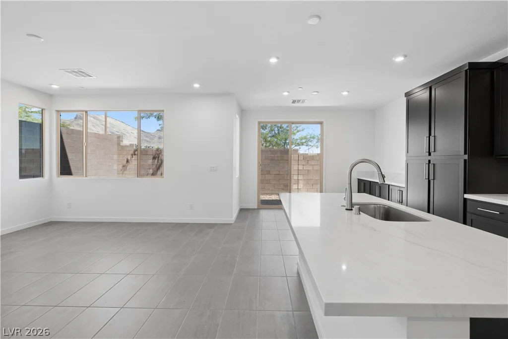 11970 Angle Cliff, Las Vegas, NV 89138