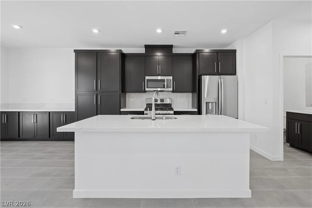 11970 Angle Cliff, Las Vegas, NV 89138