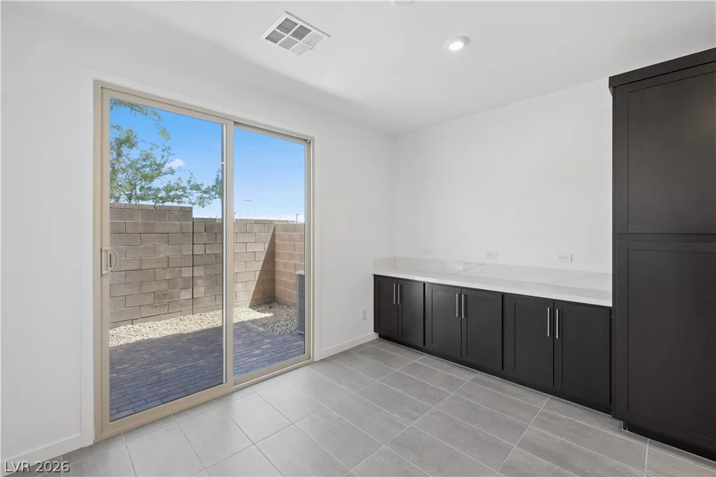 11970 Angle Cliff, Las Vegas, NV 89138