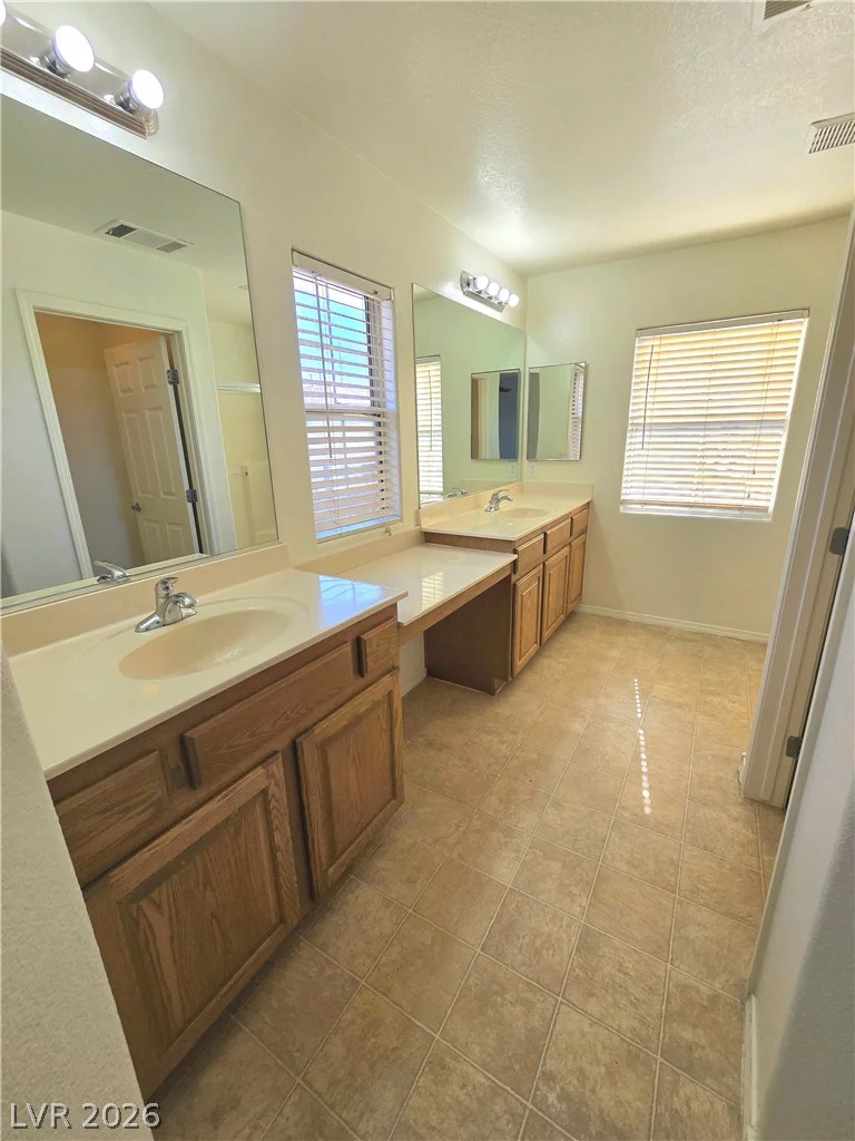10520 Sun Palace, Las Vegas, NV 89129