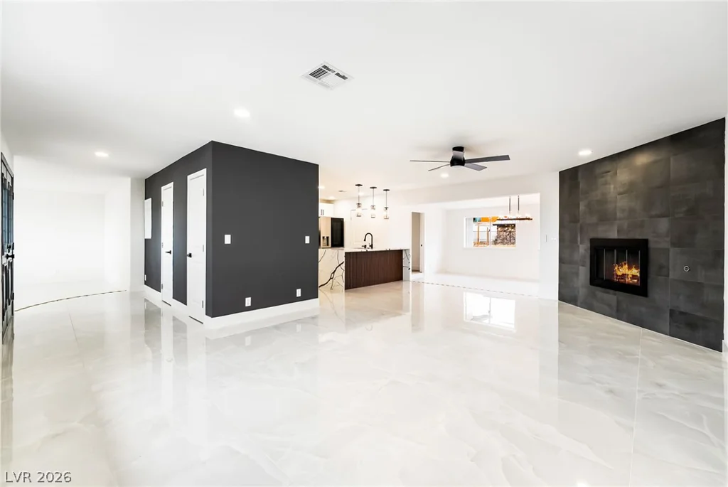 706 Hollywood, Las Vegas, NV 89110