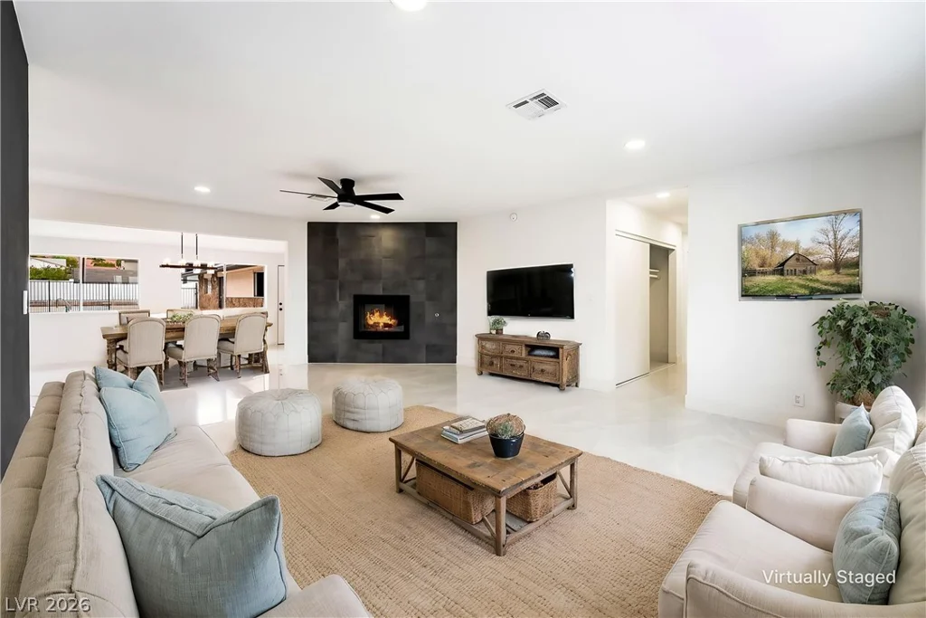 706 Hollywood, Las Vegas, NV 89110