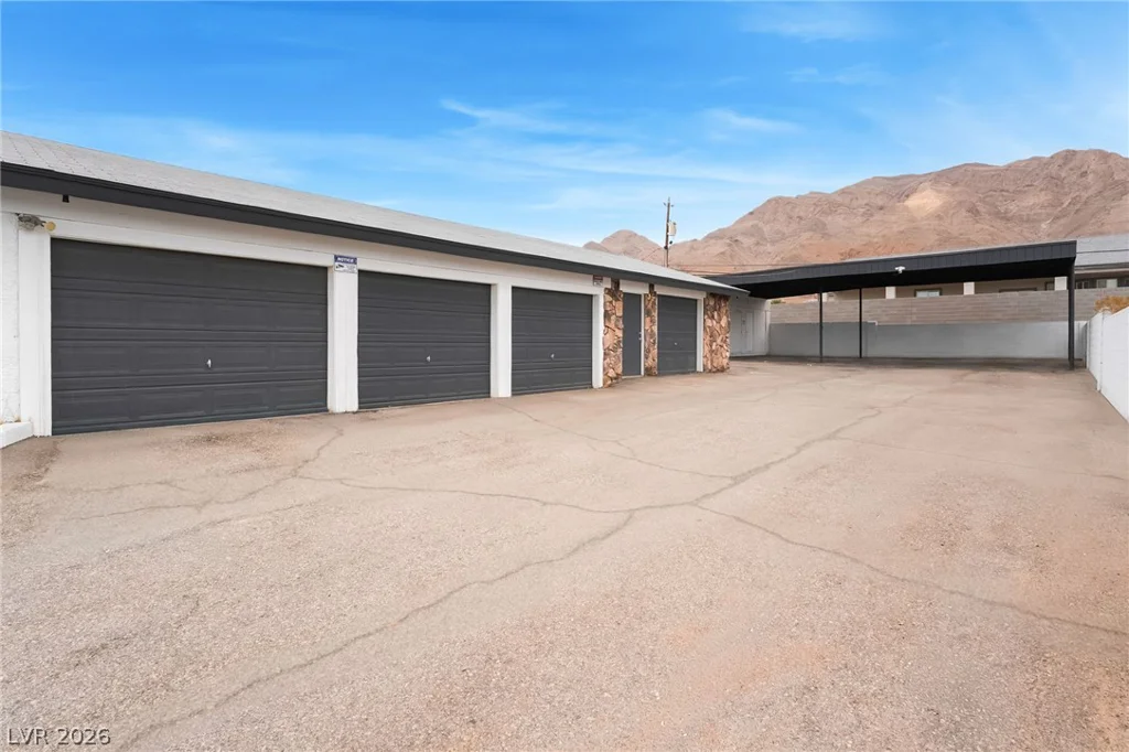 706 Hollywood, Las Vegas, NV 89110
