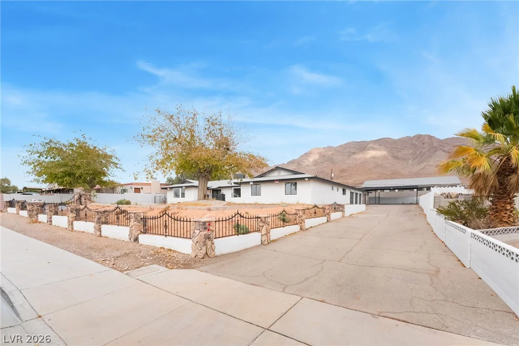 706 Hollywood, Las Vegas, NV 89110