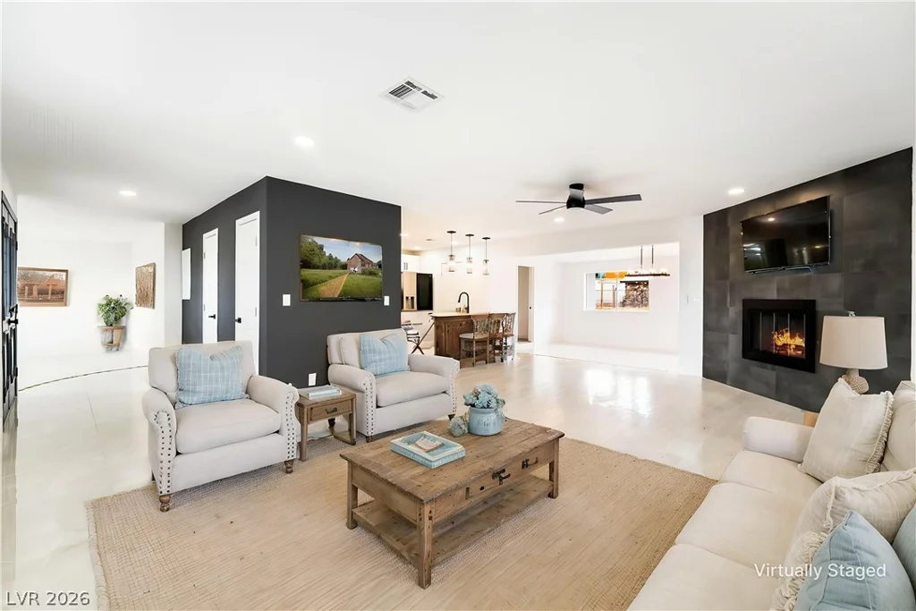 706 Hollywood, Las Vegas, NV 89110