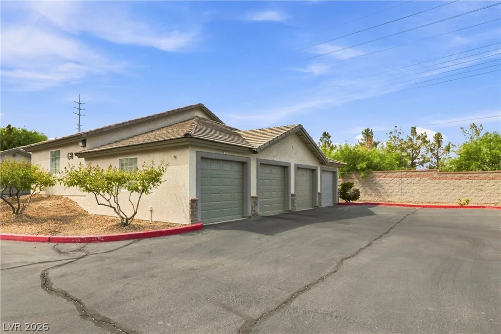 1704 Queen Victoria, Las Vegas, NV 89144
