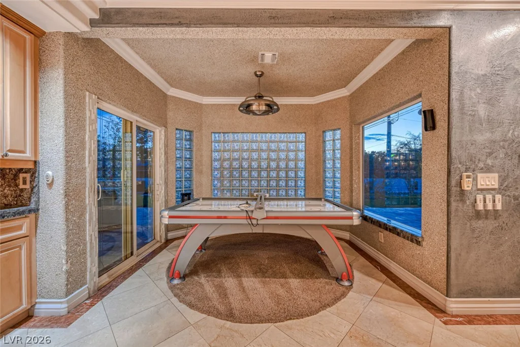 2426 Palomino, Las Vegas, NV 89107