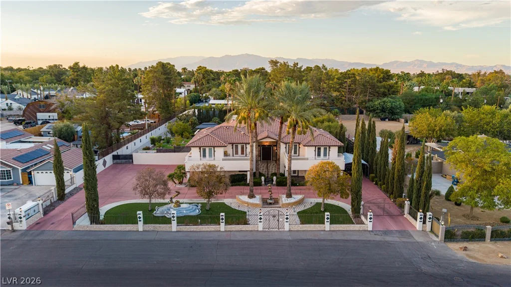 2426 Palomino, Las Vegas, NV 89107