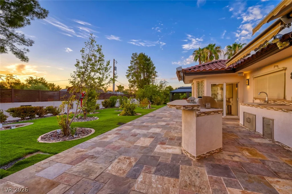 2426 Palomino, Las Vegas, NV 89107