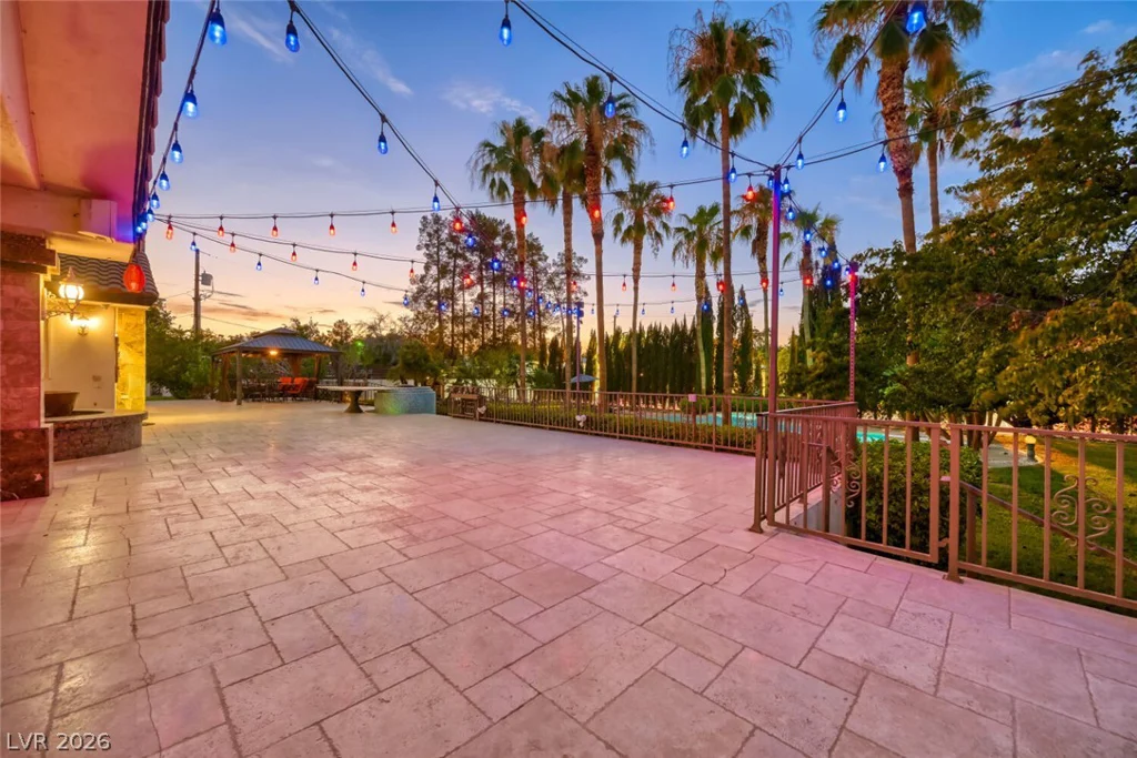 2426 Palomino, Las Vegas, NV 89107
